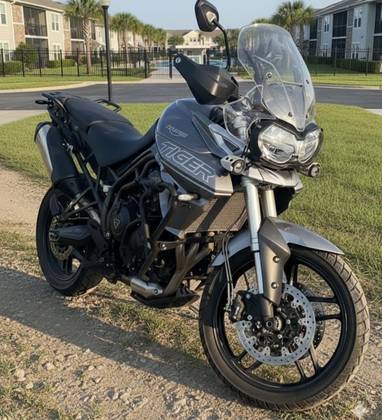 TRIUMPH TIGER 800 XRT TRIUMPH TIGER 800 XRT